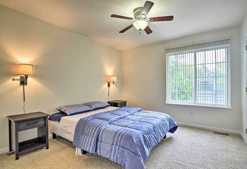 Family Home W/ Fenced Yard: 15 Mi To Denver!