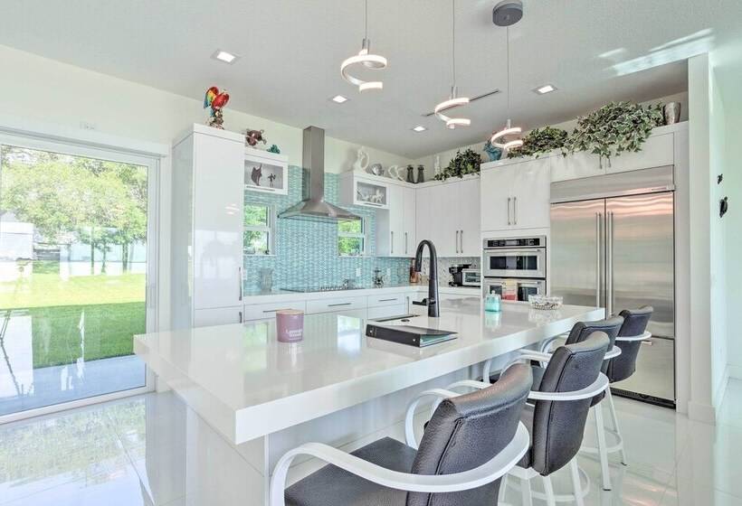 Sleek Fort Pierce Vacation Rental W/ Private Dock!