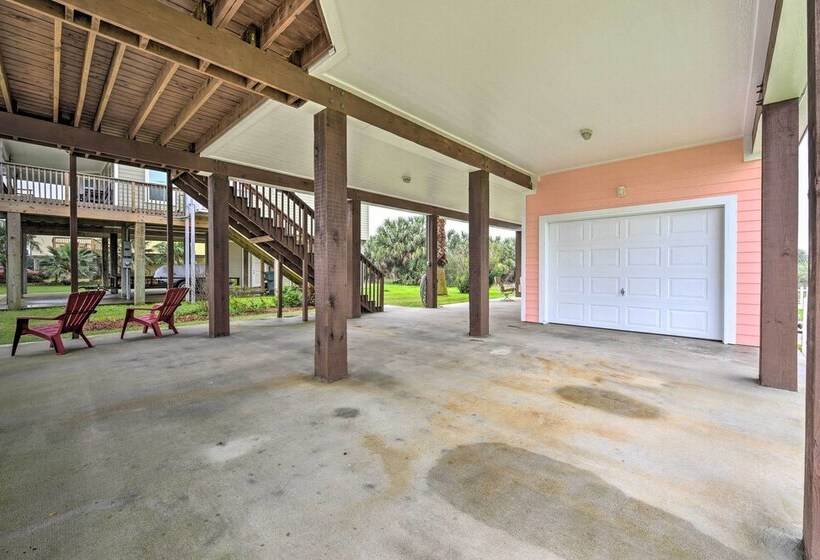 1/4 Mi To Beach: Canal View Home In Galveston!
