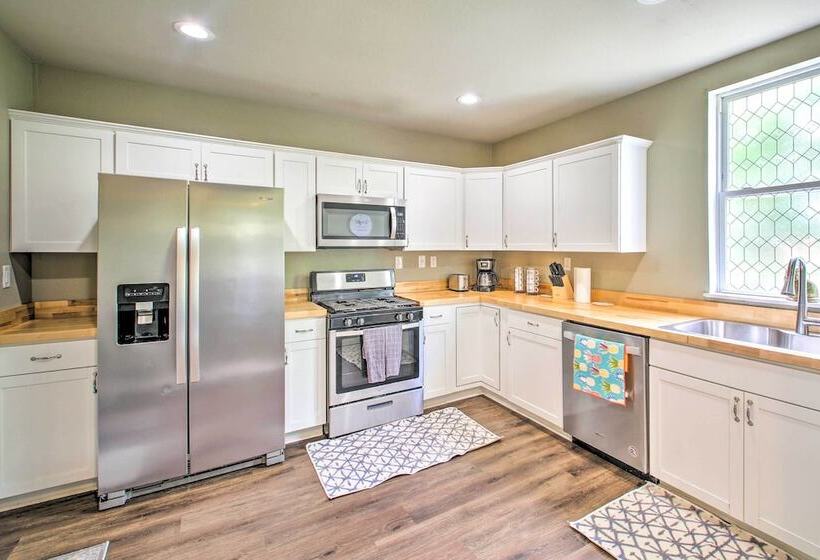 Historic Home Near Bathhouse Row In Hot Springs!