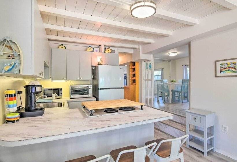 Key Largo Home W/ Dock & Private Beach Access