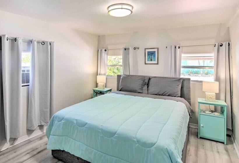 Key Largo Home W/ Dock & Private Beach Access