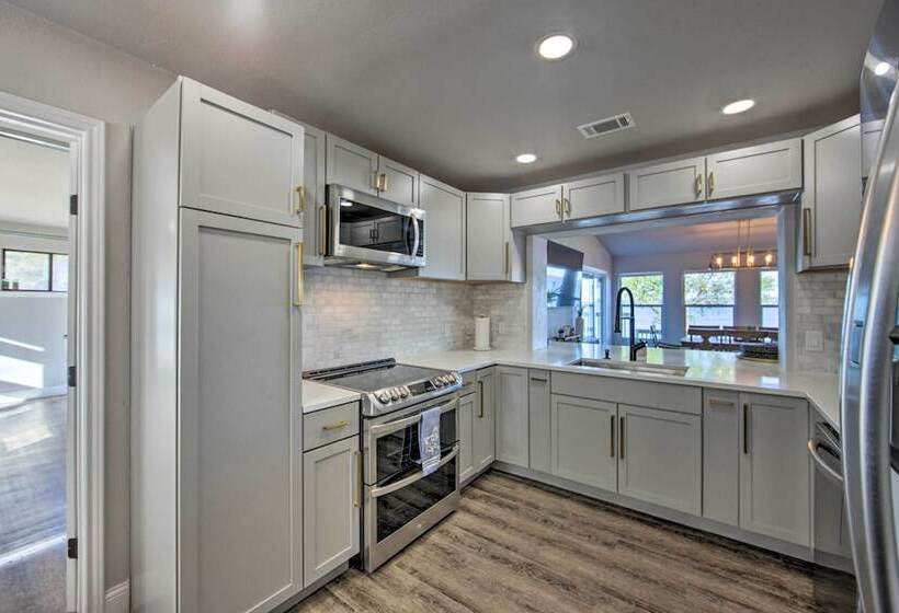 Lakefront Gun Barrel City Home W/ 5 Acres!