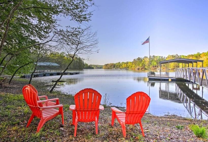 Lakefront South Carolina Abode W/ Deck & Boat Dock