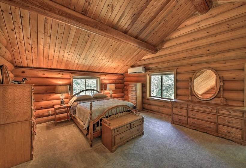 Large Cabin W/ Fire Pit + Grill On 34 Acres!