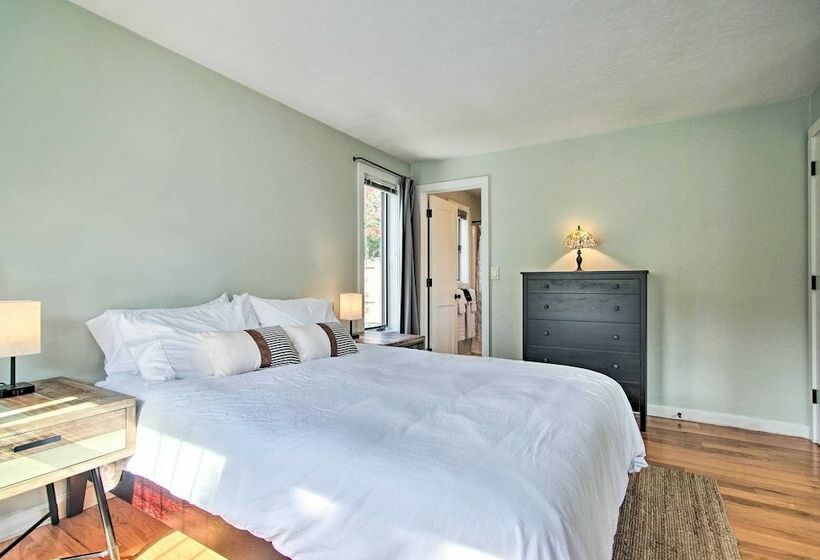 2 Mi To South Cape Beach State Park: Home W/ Yard!