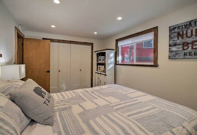 Incline Village Cabin W/ Patio: 2 Mi To Beach!