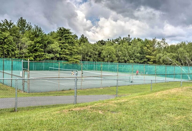 Near Lakes & Resorts: Pet Friendly Long Pond Abode