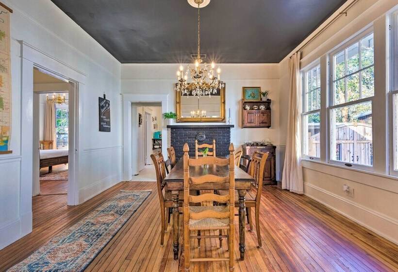 Renovated Historic Home W/ Yard: 2 Mi To Dtwn