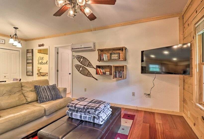 Riverfront Hideaway W/ Mtn Views In Marshall!