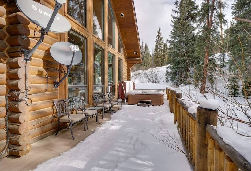 Rustic Mountain Cabin With Private Hot Tub & Deck!