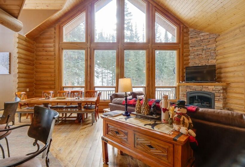 Rustic Mountain Cabin With Private Hot Tub & Deck!