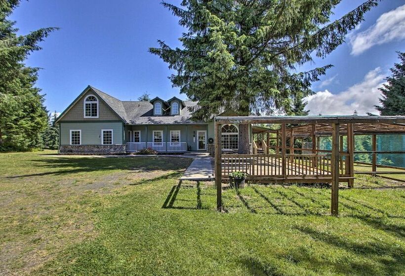 Serene South Bend Family Escape; Dogs Welcome