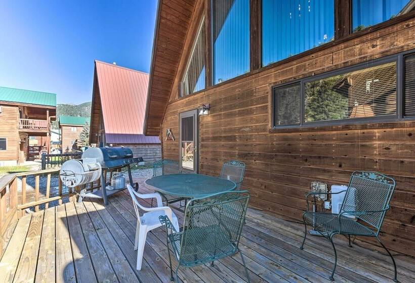 Ski In/ski Out Red River Cabin W/ Mtn Views!