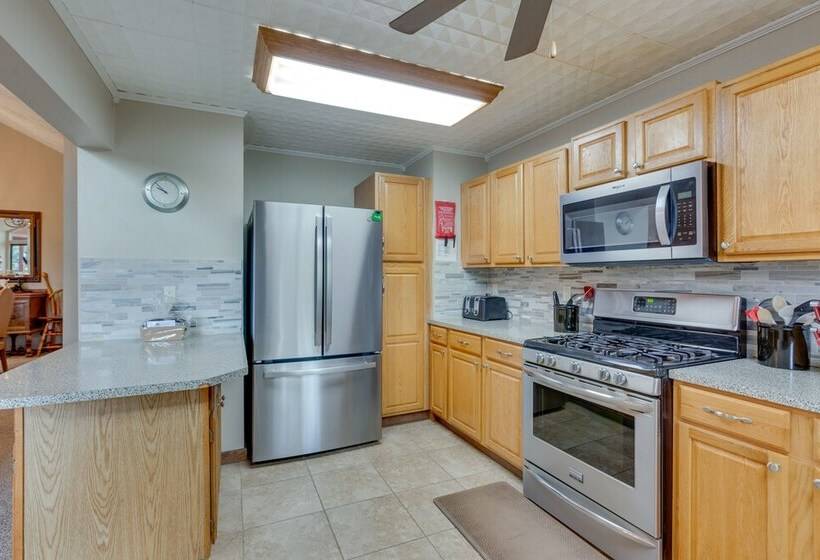 Expansive Angel Fire Home W/ Indoor Hot Tub!