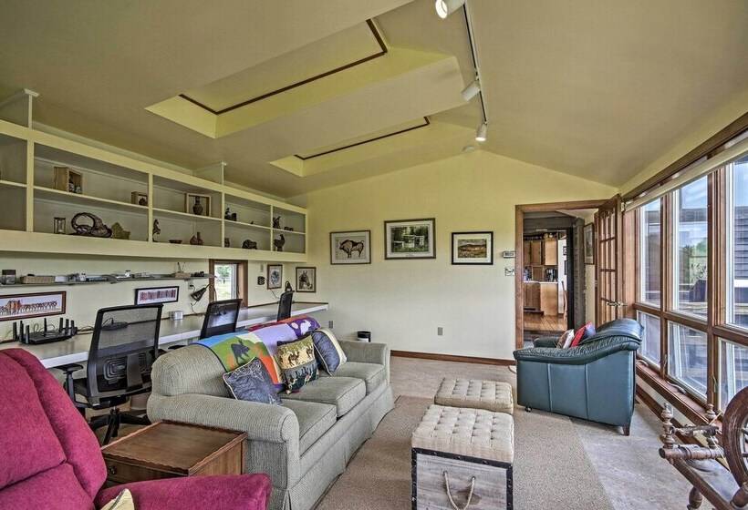 Spacious Mountain Home: Family, Pet & Wfh Friendly