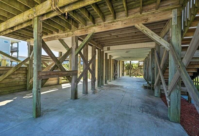 Spacious North Topsail Family Home With 2 Decks