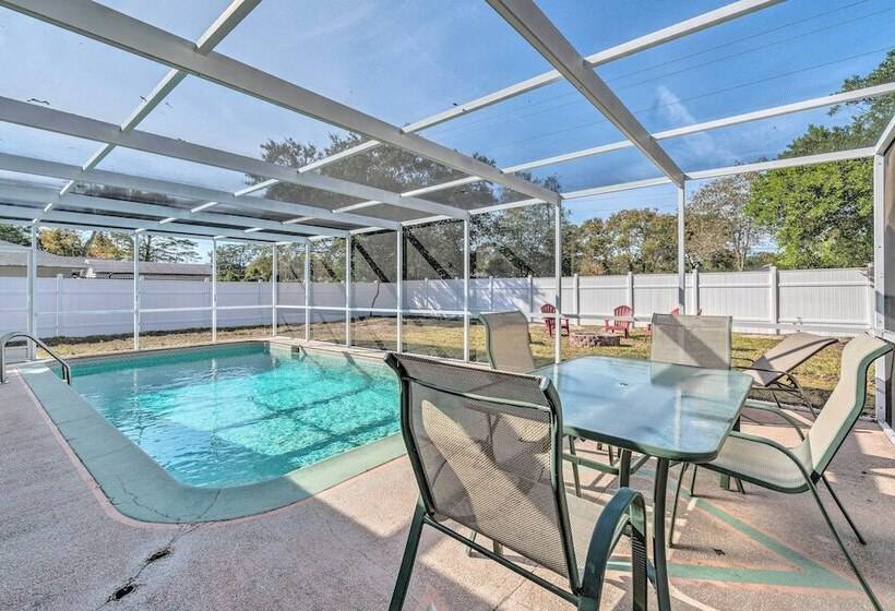 Sunny Spring Hill Hideout W/ Lanai And Pool!