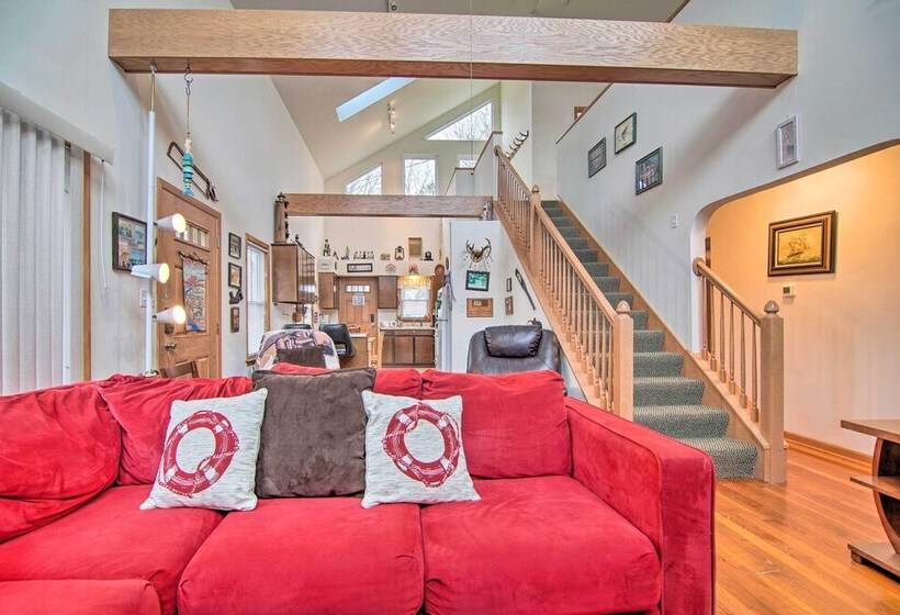 Twin Lakes Home   Walk To Lake Elizabeth!