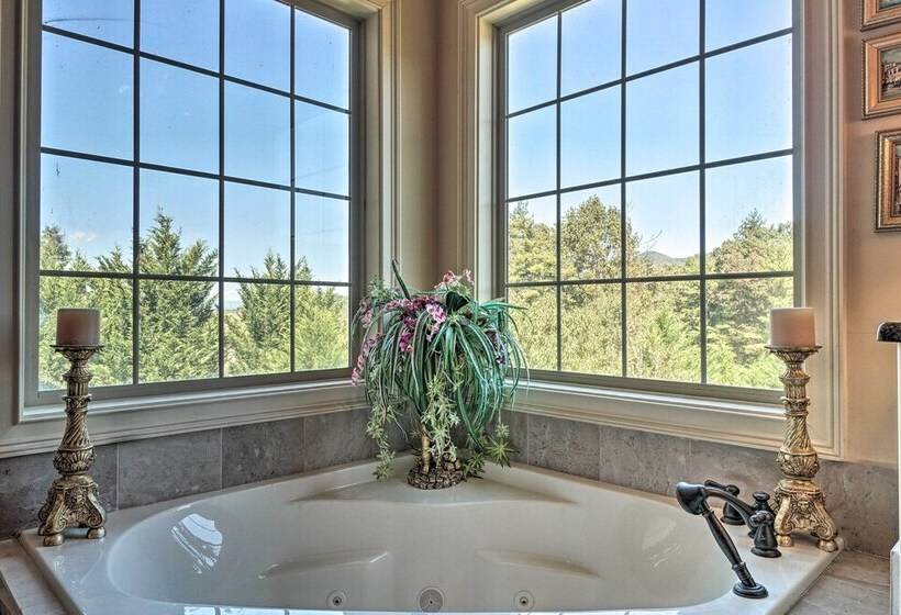Upscale Mountain Escape W/ View, 10 Mi To Dwtn!