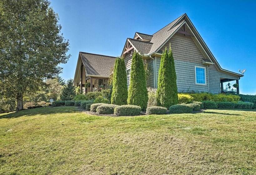 Upscale Mountain Escape W/ View, 10 Mi To Dwtn!