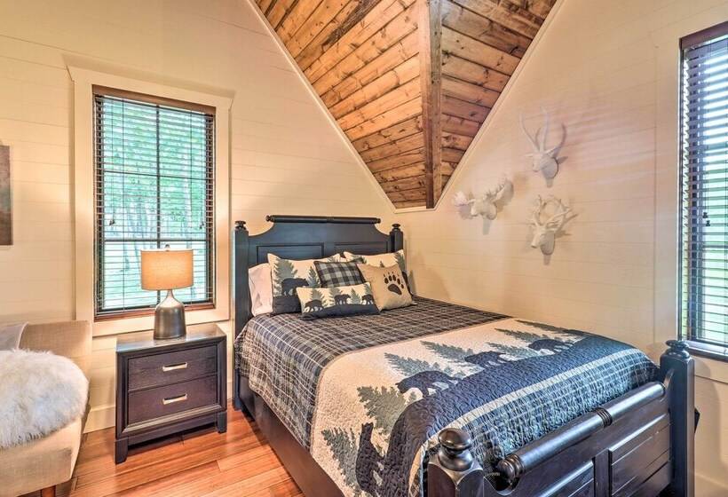 Hike, Fish & Relax: Rural Craftsman In Glenville!