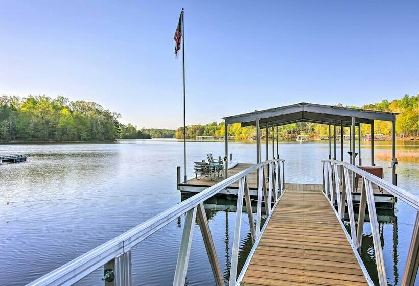 Lakefront South Carolina Abode W/ Deck & Boat Dock