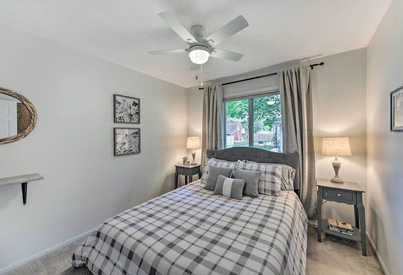 Airy Cottage Close To Rock Lake W/ Fire Pit!