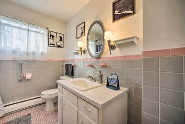 Albany Home W/ Fenced Yard & Patio   Pets Welcome!