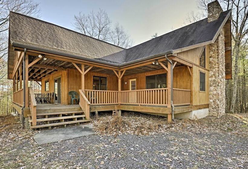 Benton Home On 50 Acres W/ Private Deck & Views!