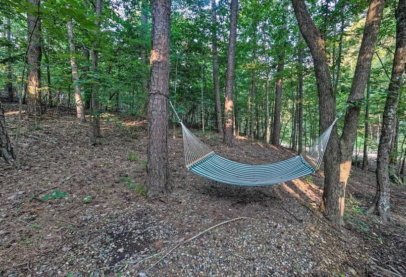 Broken Bow Oasis: Hot Tub, Fire Pit & Patio