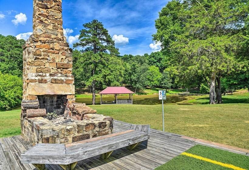 Cabin In Resort   1/2 Mi To Guntersville Lake!