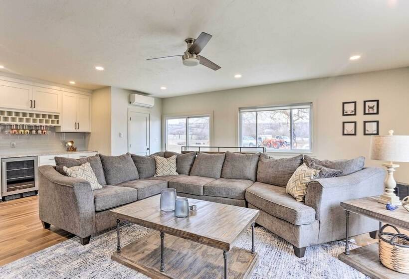 2 Mi To Dtwn Castle Rock: Home W/ Furnished Patio