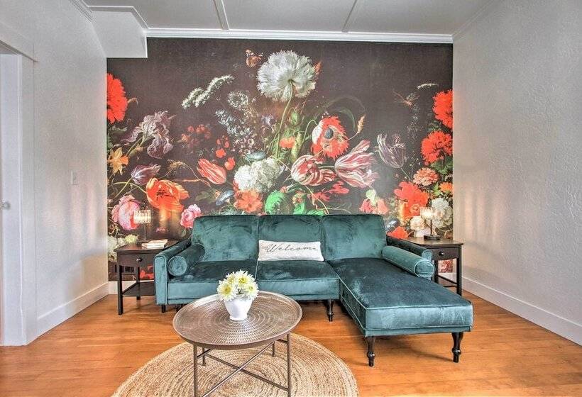 Charming Choteau Cottage: Ski & Fish Nearby!