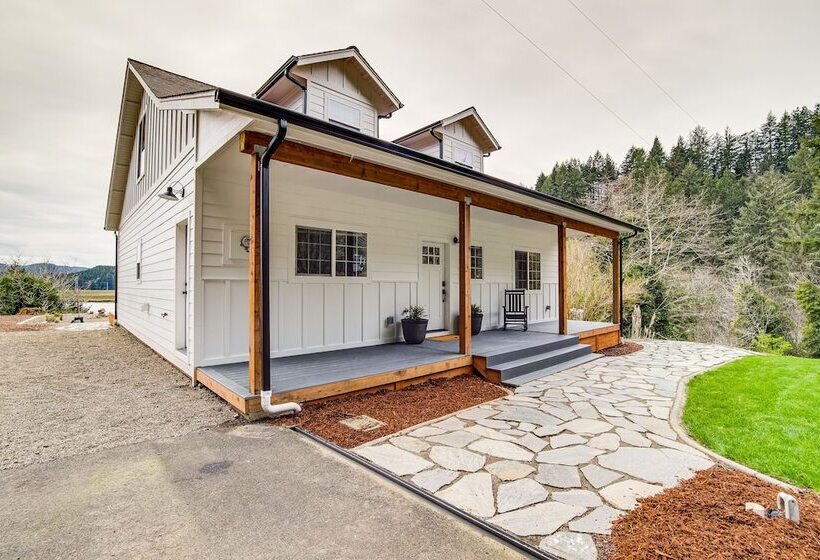 Charming Florence Home W/ Fire Pit & River Views!