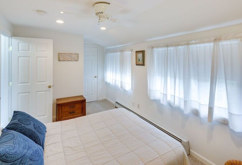 Charming Old Saybrook Home: Half Mi To Sand & Sea!