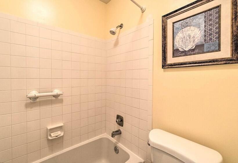 Charming Port Charlotte Home W/ Lanai & Pool!