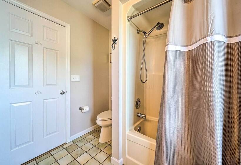Coastal Hideaway ~ 1/2 Mi To Beach + Boardwalk!