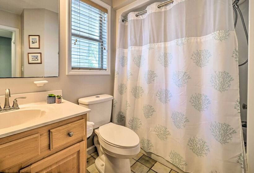 Coastal Hideaway ~ 1/2 Mi To Beach + Boardwalk!