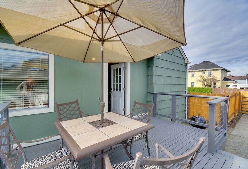 Cozy Tacoma Home: Close To Beaches & Boating!