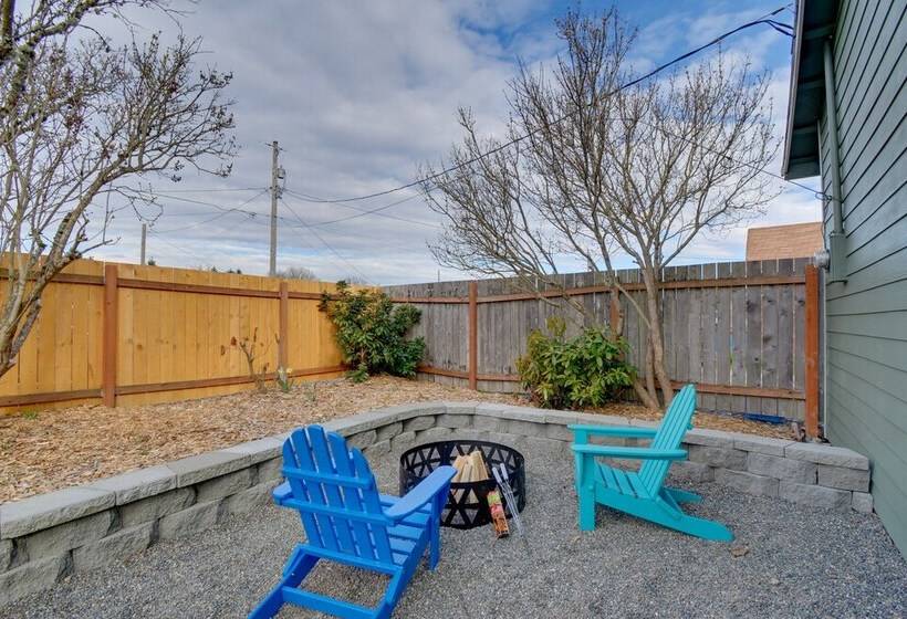 Cozy Tacoma Home: Close To Beaches & Boating!
