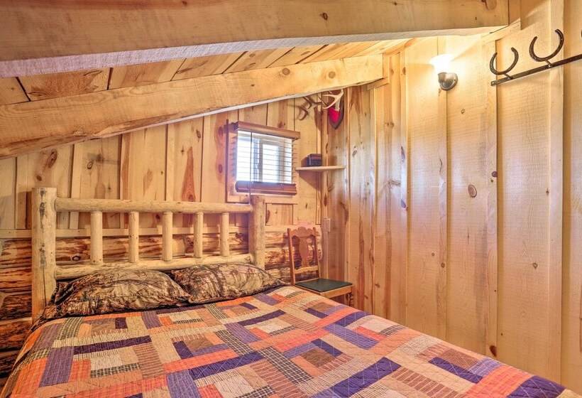 Custom Belle Fourche Cabin: Great For Large Groups