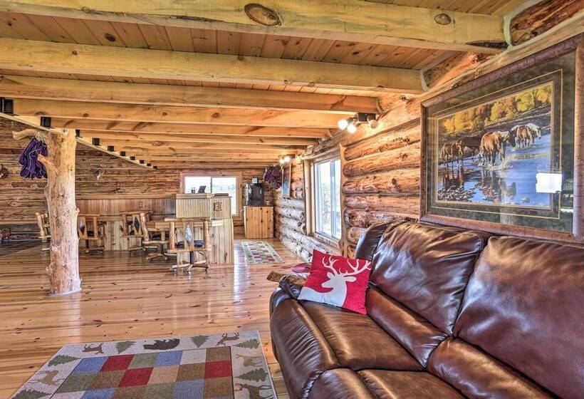 Custom Belle Fourche Cabin: Great For Large Groups