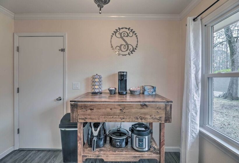 Dog Friendly House W/ Yard: Near Boat Launch!