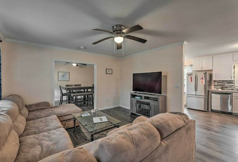 Dog Friendly House W/ Yard: Near Boat Launch!