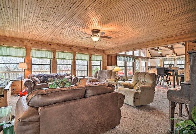 Douglas Lake Cabin W/ Mountain View Deck & Grill