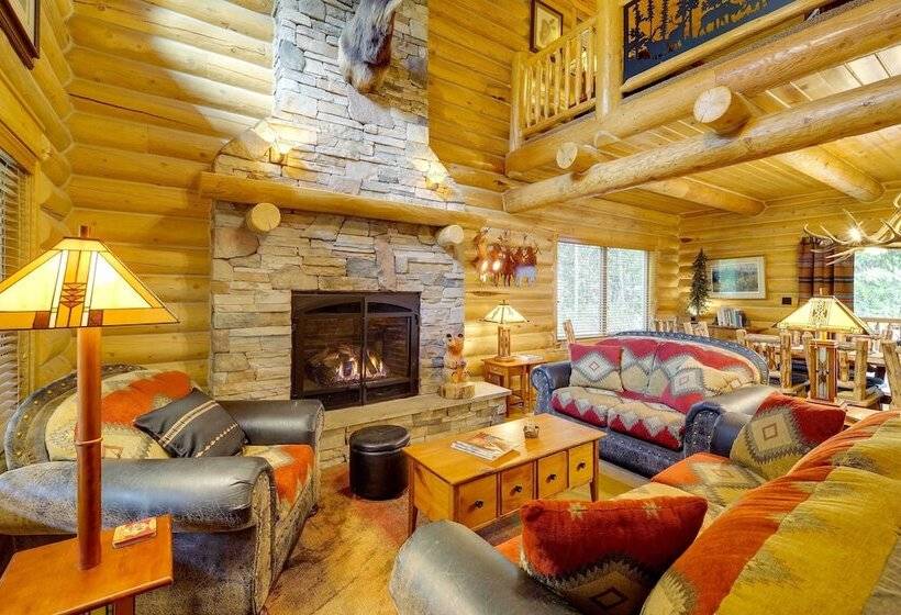 Exquisite Mccall Log Cabin   Walk To Payette Lake!