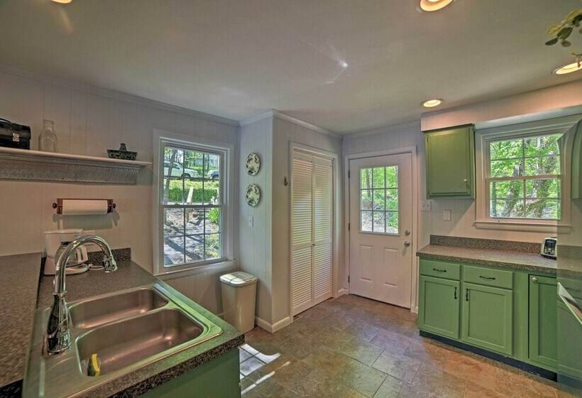 Harrison Lakefront Cottage W/ Private Dock!