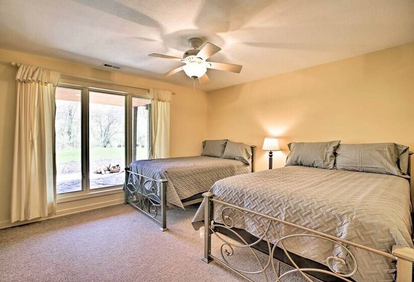 House W/deck, Fire Pit   15 Mins To Snowshoe!