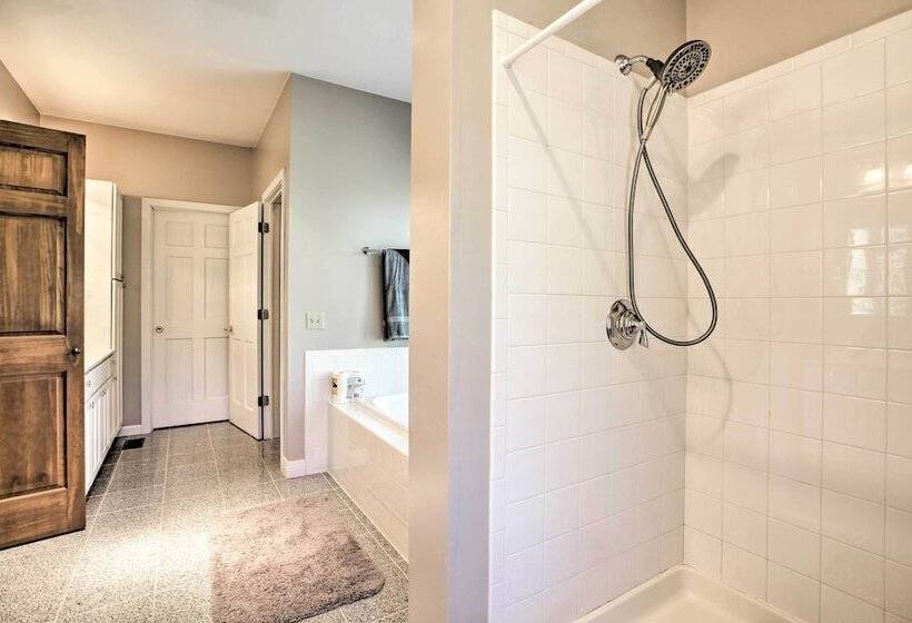 House W/deck, Fire Pit   15 Mins To Snowshoe!